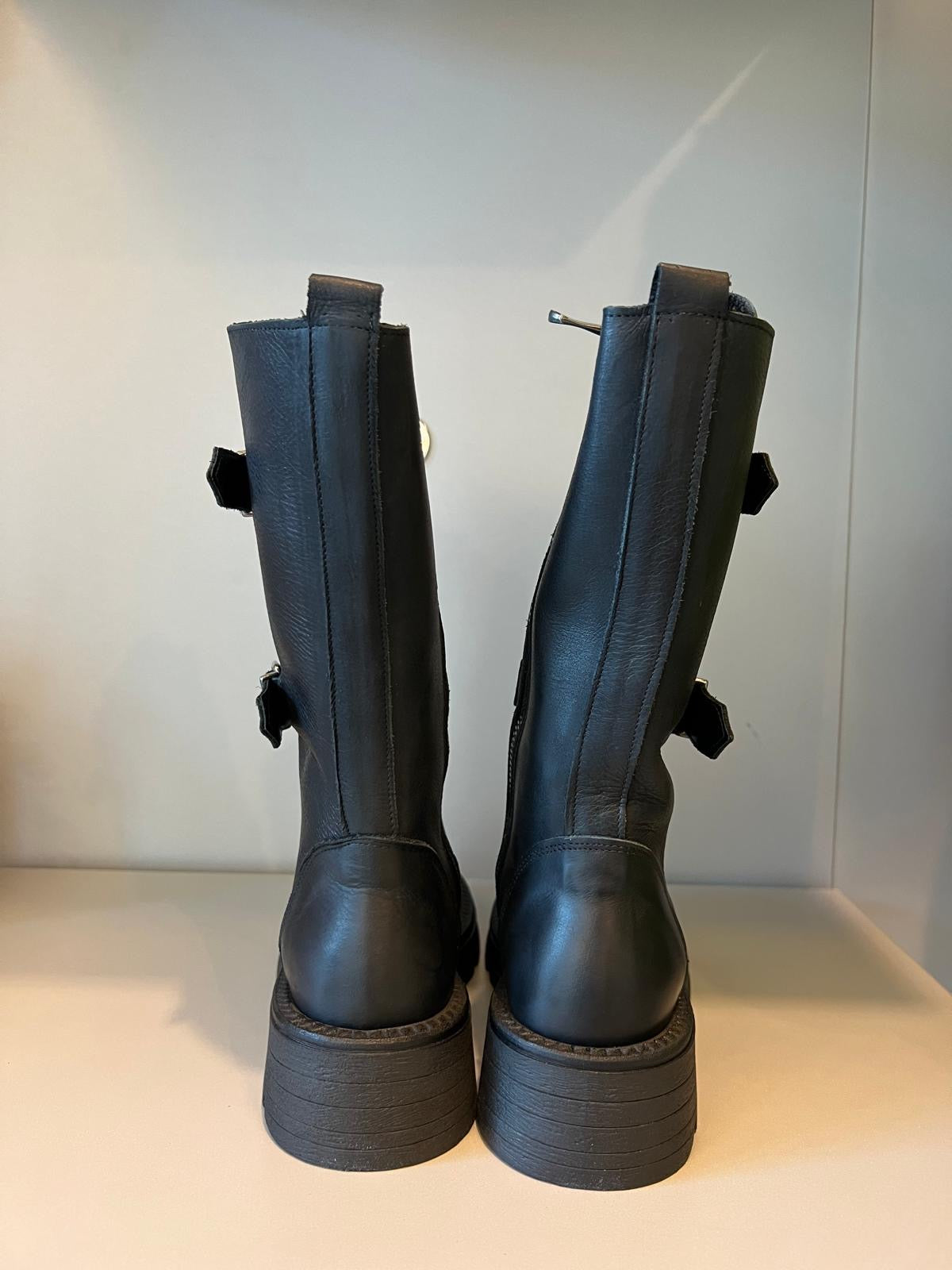 DIVINE FOLLIE - ANFIBIO NERO OZ249