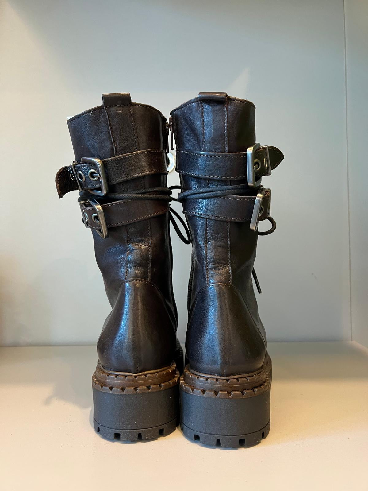 DIVINE FOLLIE - ANFIBIO MARRONE 133