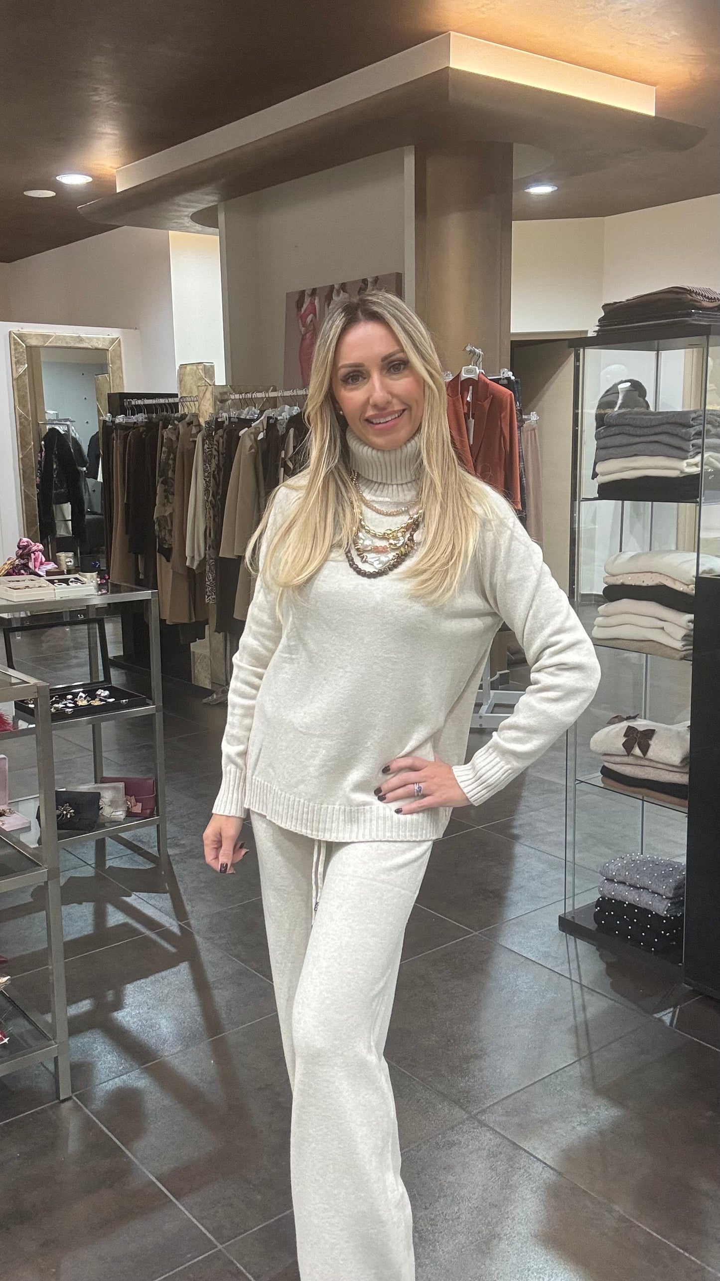 COMPLETO IN MAGLIA - C681A/B