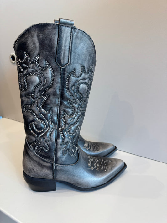 DIVINE FOLLIE- TEXANO GREY
