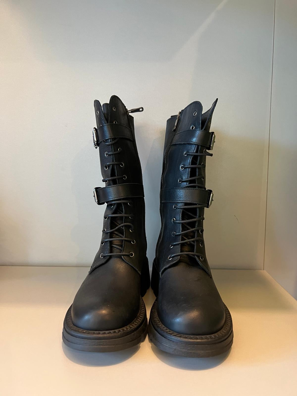 DIVINE FOLLIE - ANFIBIO NERO OZ249