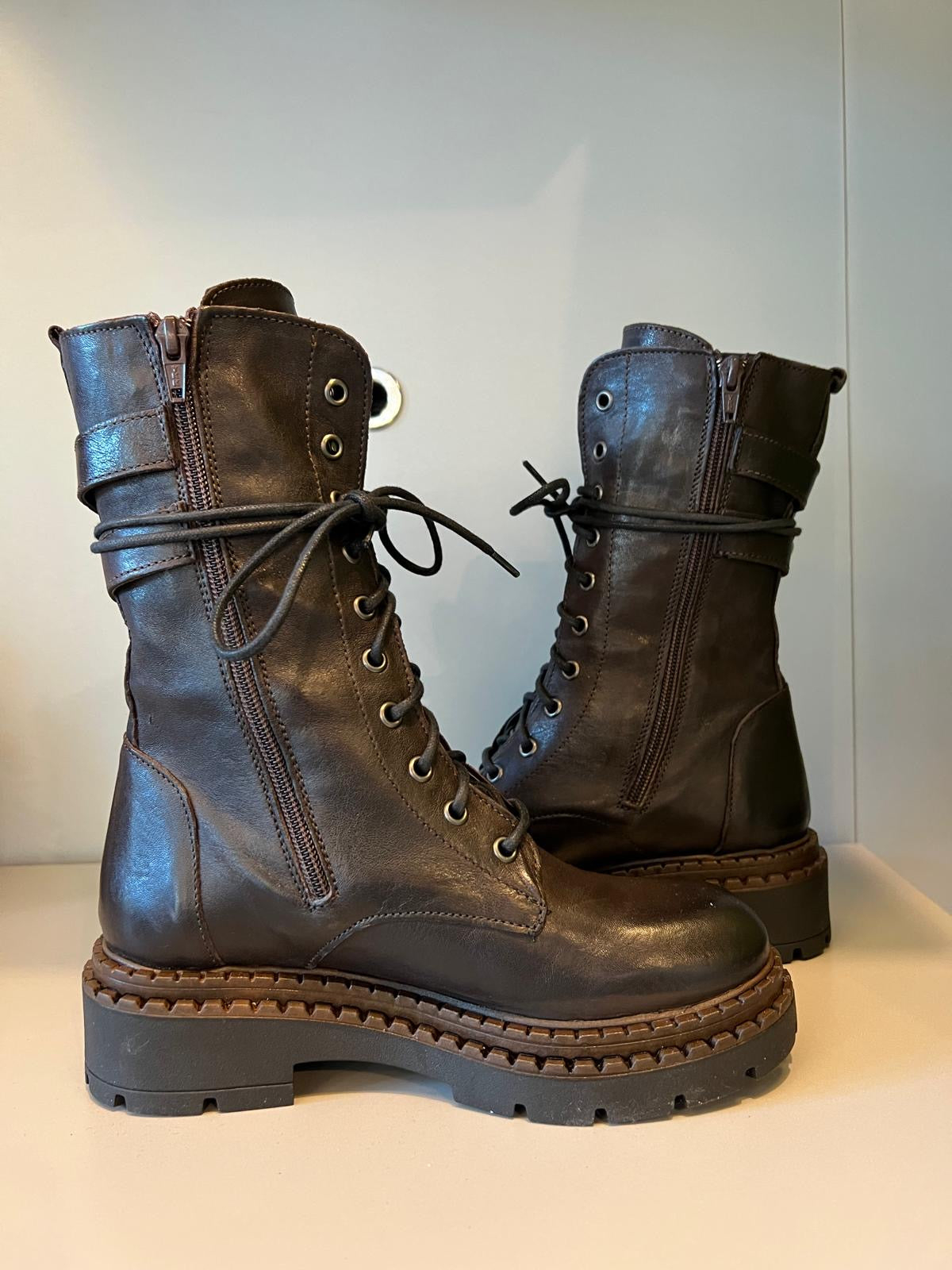 DIVINE FOLLIE - ANFIBIO MARRONE 133